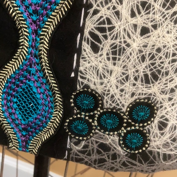 Exquisite Tapestry Coat - Picture 16 of 16